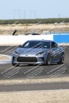 media/Oct-05-2025-Speed Ventures (Sun) [[aa9b841edf]]/Black/Session 3 (Turn 1)/